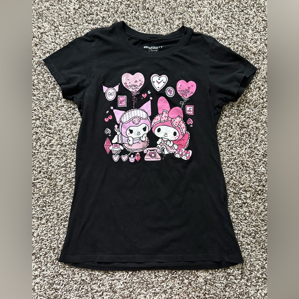 Juniors medium hello kitty tshirt